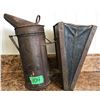 Image 1 : ANTIQUE BEE SMOKER TIN WITH WORKING BELLOWS