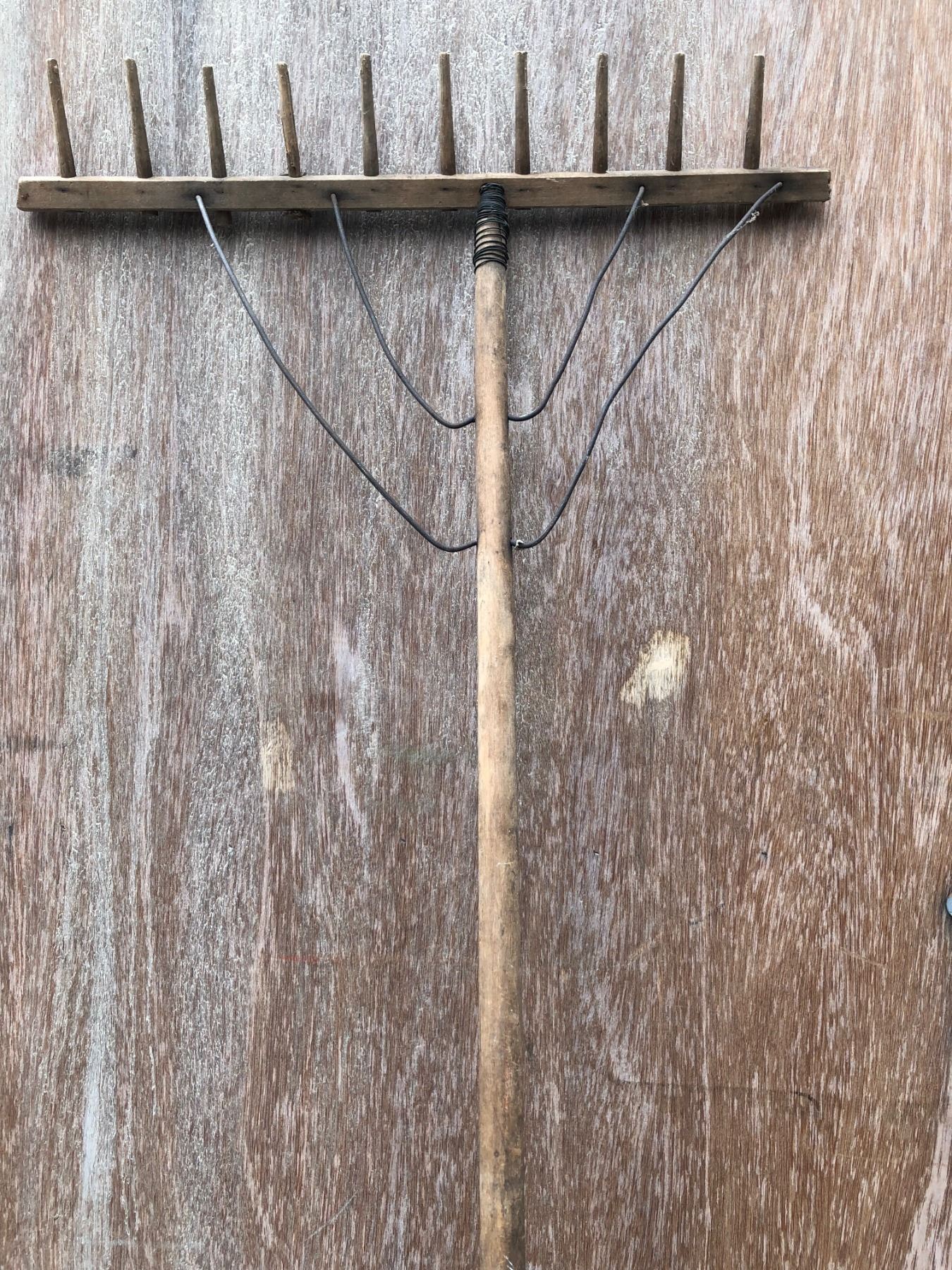 ANTIQUE WIRE & WOOD RAKE - PRIMITIVE PIECE
