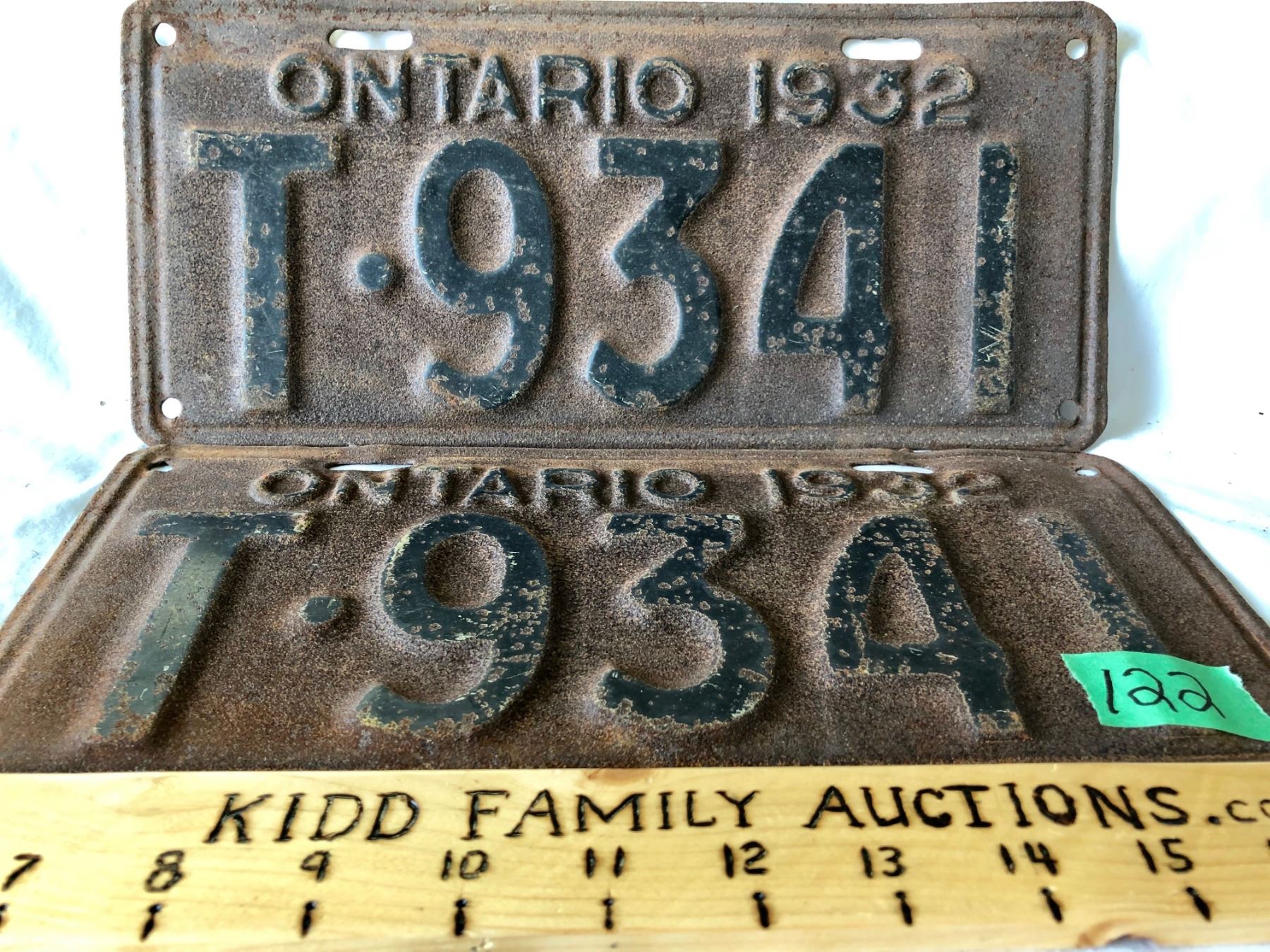 PAIR OF 1932 ONTARIO LICENCE PLATES