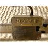 Image 2 : HOWE SCALE CO. ANTIQUE BRASS & CAST SCALE WITH WEIGHTS - UNIQUE DESIGN