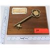 Image 6 : 1965 Key to the City of Spartanburg, S.C. - To Gomer Pyle, Wood Plaque
