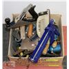 Image 1 : BOX OF ASSORTED TOOLS INCL HAND SANDER, CAULKING