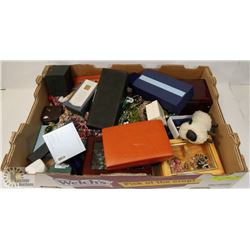 FLAT OF JEWELRY BOXES & JEWELRY.