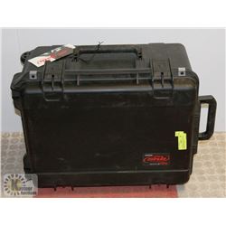 WATERPROOF SKB HARD CASE ON WHEELS 22 X 16 X 12