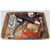 Image 1 : FLAT OF ASSORTED TOOLS AND HARDWARES