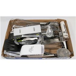 KITCHEN UTENSIL LOT: INCLUDES PAMPERED CHEF,