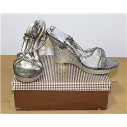 CELESTE SILVER METALLIC SIZE 7.5 LADIES SHOES