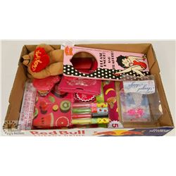 FLAT WITH GIRLS THINGS