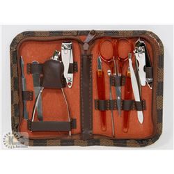 10 PIECE MANICURE SET IN CASE