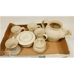 ASSORTED POTTERY