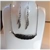 Image 1 : 10)  SILVER TONE FEATHER NECKLACE