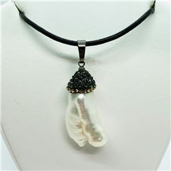 120) PEARL AND BEAD PENDANT WITH CORD NECKLACE