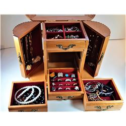 11)  DELUXE JEWELRY BOX & CONTENTS