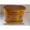 Image 4 : 11)  DELUXE JEWELRY BOX & CONTENTS
