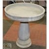 Image 1 : CONCRETE BIRDBATH 2 PIECE 15"X15"