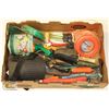 Image 1 : LARGE FLAT OF GARDENING TOOLS INCL. NEW