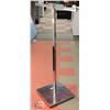 Image 1 : CHROME CLOTHES RACK