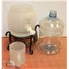 Image 1 : BOX OF MINI CROCK AND STAND