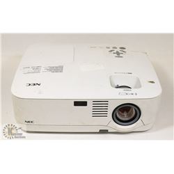 NEC 2600 LUMENS DIGITAL DLP PROJECTOR