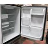 Image 2 : WHIRLPOOL STAINLESS STEEL BOTTOM MOUNT FRIDGE