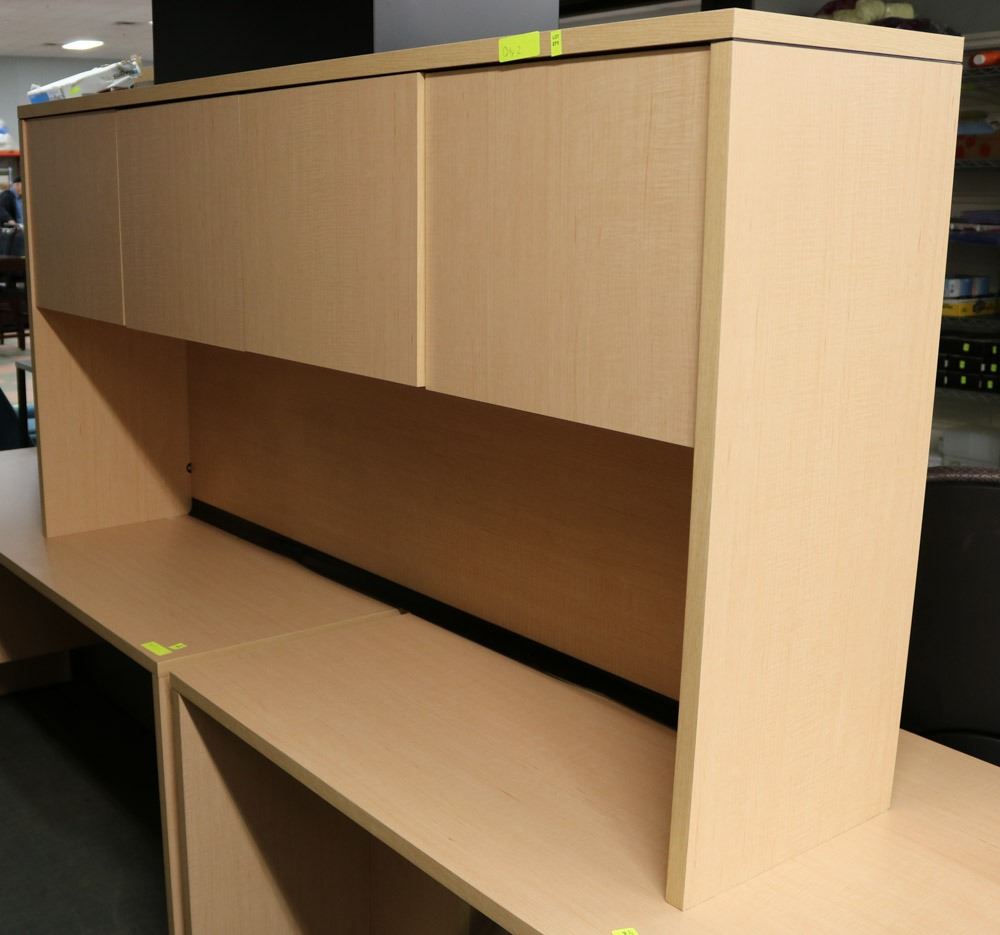 NEW LIGHT WOOD TONE OFFICE DESK TOP Kastner Auctions