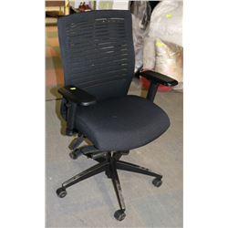 NEW BLACK MESH BACK OFFICE CHAIR