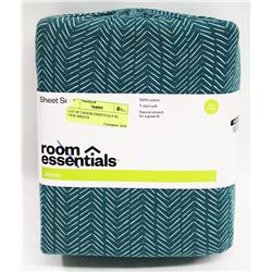 LOT OF 2 ROOM ESSENTIALS XL TWIN SHEETS