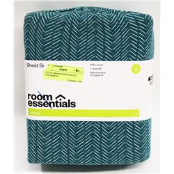LOT OF 2 ROOM ESSENTIALS XL TWIN SHEETS