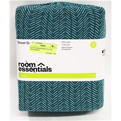 LOT OF 2 ROOM ESSENTIALS XL TWIN SHEETS