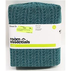LOT OF 2 ROOM ESSENTIALS XL TWIN SHEETS