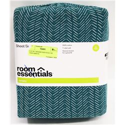 LOT OF 2 ROOM ESSENTIALS XL TWIN SHEETS