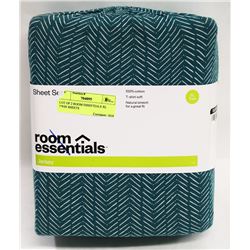 LOT OF 2 ROOM ESSENTIALS XL TWIN SHEETS
