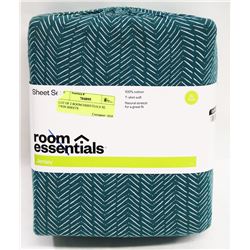 LOT OF 2 ROOM ESSENTIALS XL TWIN SHEETS