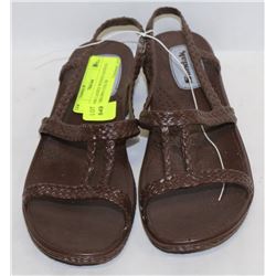 SANDAK LADIES WEDGE SANDALS SIZE 7 BROWN COLOR