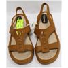 Image 1 : SANDAK LADIES WEDGE SANDALS SIZE 7 TAN COLOR
