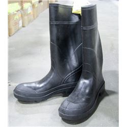 PAIR OF BAFFIN STEEL TOE RUBBER BOOTS