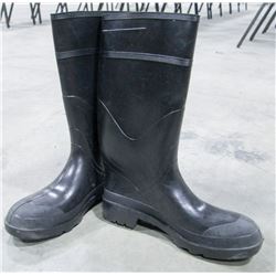 PAIR OF BAFFIN STEEL TOE RUBBER BOOTS