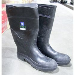 PAIR OF BAFFIN STEEL TOE RUBBER BOOTS