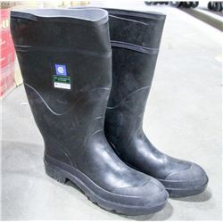 PAIR OF BAFFIN STEEL TOE RUBBER BOOTS