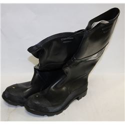 PAIR OF ONGUARD STEEL TOED RUBBER BOOTS
