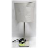 Image 1 : SHOWHOME METAL LAMP