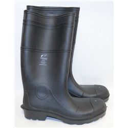 PAIR OF ONGUARD STEEL TOED RUBBER BOOTS