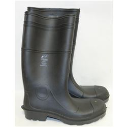 PAIR OF ONGUARD STEEL TOED RUBBER BOOTS