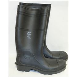 PAIR OF ONGUARD STEEL TOED RUBBER BOOTS