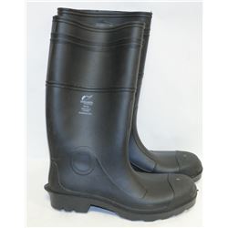 PAIR OF ONGUARD STEEL TOED RUBBER BOOTS