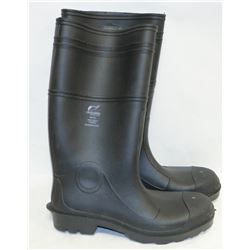 PAIR OF ONGUARD STEEL TOED RUBBER BOOTS