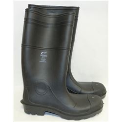 PAIR OF ONGUARD STEEL TOED RUBBER BOOTS