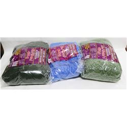 3 BAGS OF 1LB  ASSORTED COLOR 100%  ACRYLIC YARN
