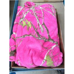 New True Timber Shower Wraps with shoulder straps / velcro front/ soft