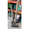 Image 1 : 2 BUNDLES OF GARDEN TOOLS